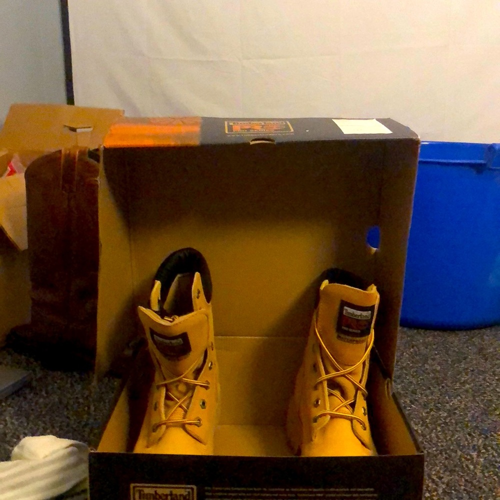 Men’s steal toe boots